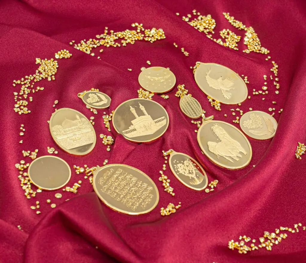 custom minted 999.9 gold bar - minting service